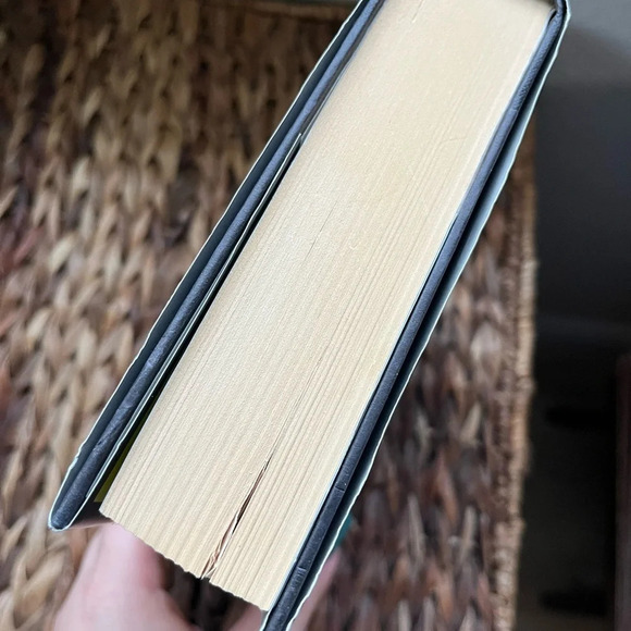 Signed copy of City of Bones by Cassandra Clare few pages wrinkled - Picture 5 of 6